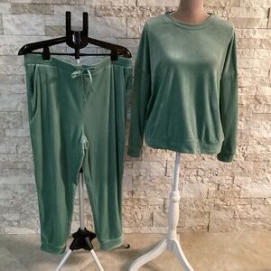 Auden Mindy Velour Pullover Top and Joggers Pajama Pajama Set